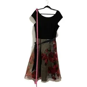 SLNY Dresses Slny Nordstrom Floral Cocktail Dress Rose Knee